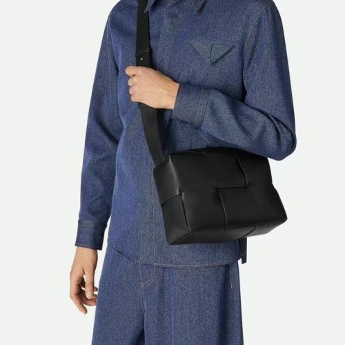 보테가베네타 2025 아르코 카메라백 메신저백 크로스백 가방 백