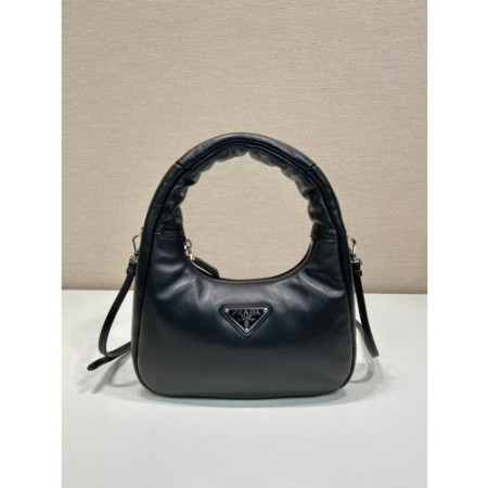 프라다 소프트 패딩 나파 레더 미니백 (컬러 블랙)